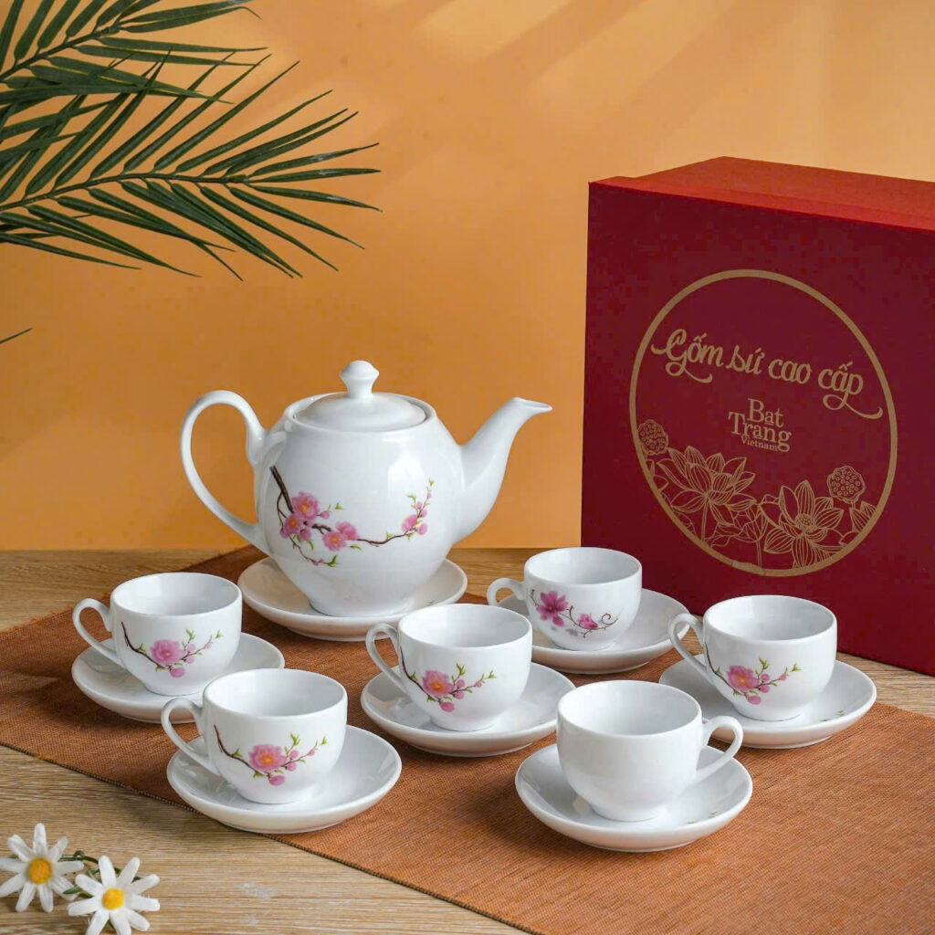 Bộ ấm trà họa tiết hoa đào Bộ ấm trà họa tiết hoa đào